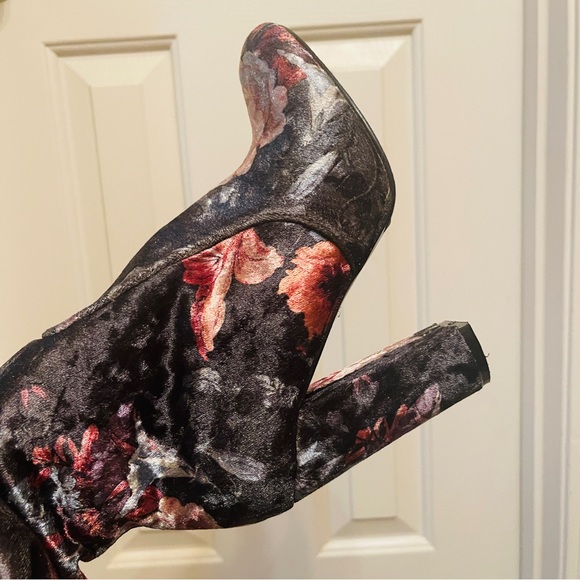 👢Incredible Over the Knee Velvet Floral Pattern High Heel Boots! - Picture 14 of 16
